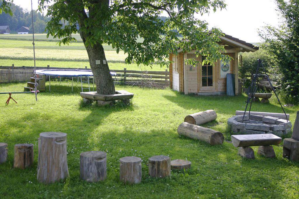 Hildegard Naturhaus Kirchberg bei Mattighofen ภายนอก รูปภาพ